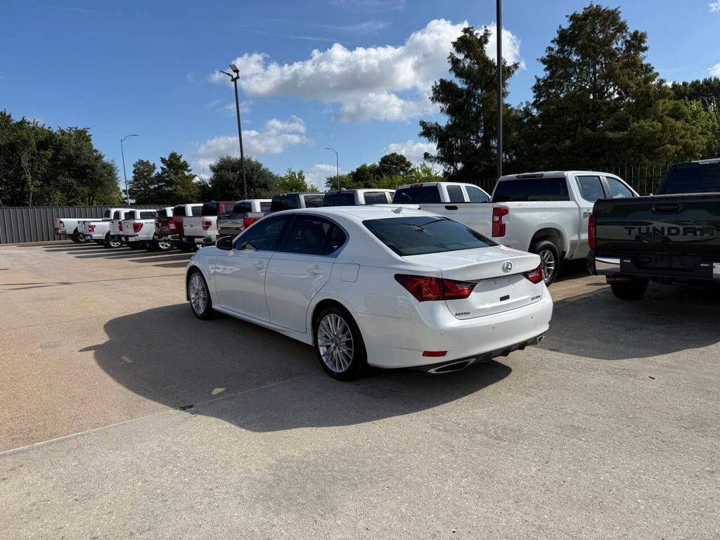 Lexus GS 350 Vehicle Full-screen Gallery Image 04