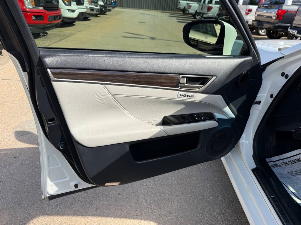 Lexus GS 350 Vehicle Full-screen Gallery Image 08