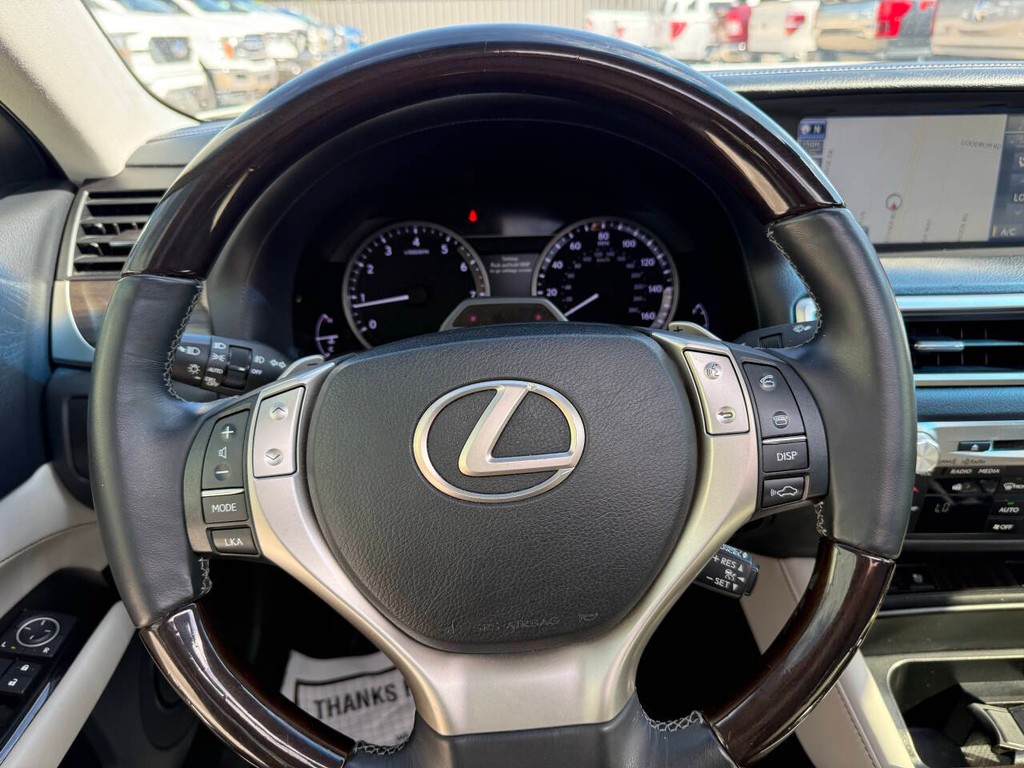 Lexus GS 350 Vehicle Full-screen Gallery Image 23