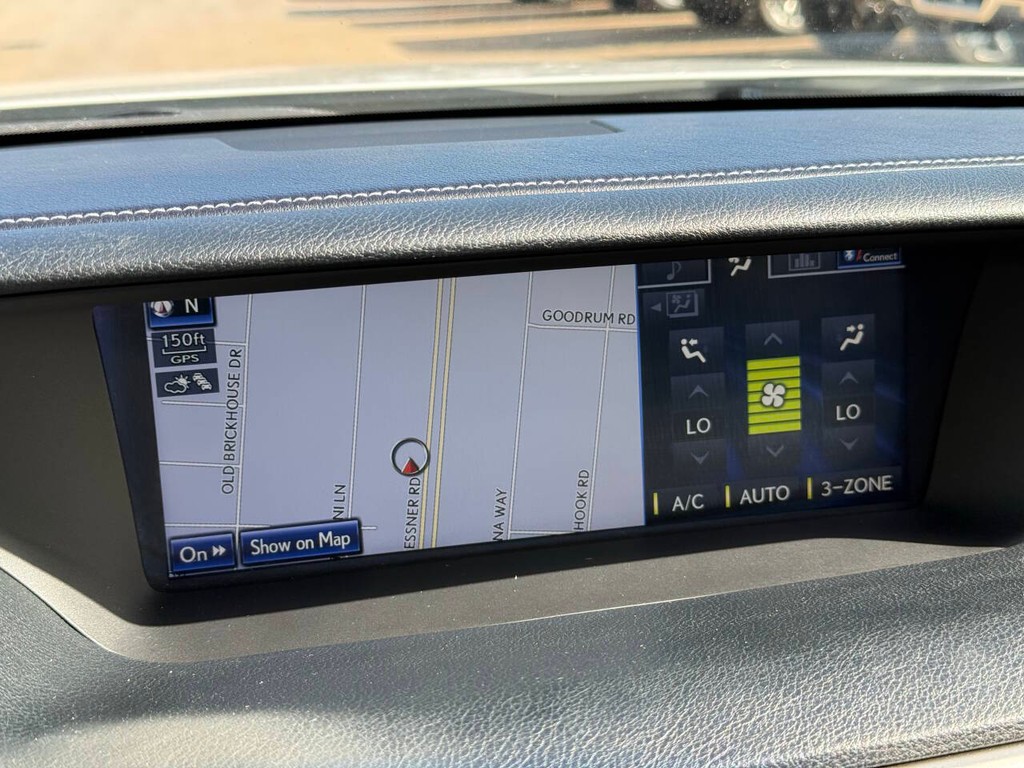 Lexus GS 350 Vehicle Full-screen Gallery Image 25