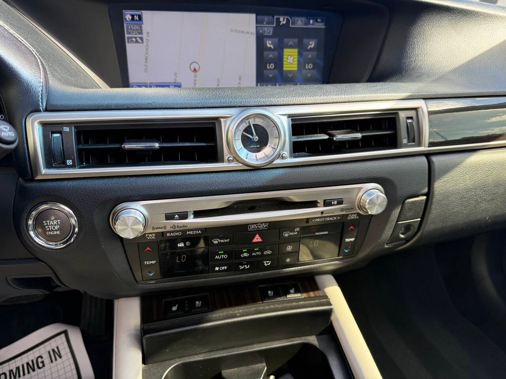 Lexus GS 350 Vehicle Full-screen Gallery Image 27