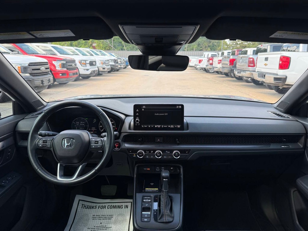 Honda CR-V Hybrid Vehicle Full-screen Gallery Image 17