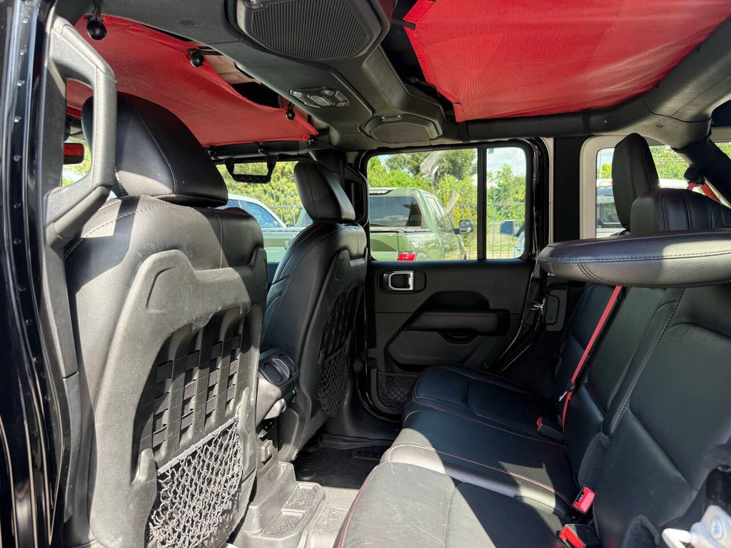 Jeep Wrangler Unlimited Vehicle Full-screen Gallery Image 12