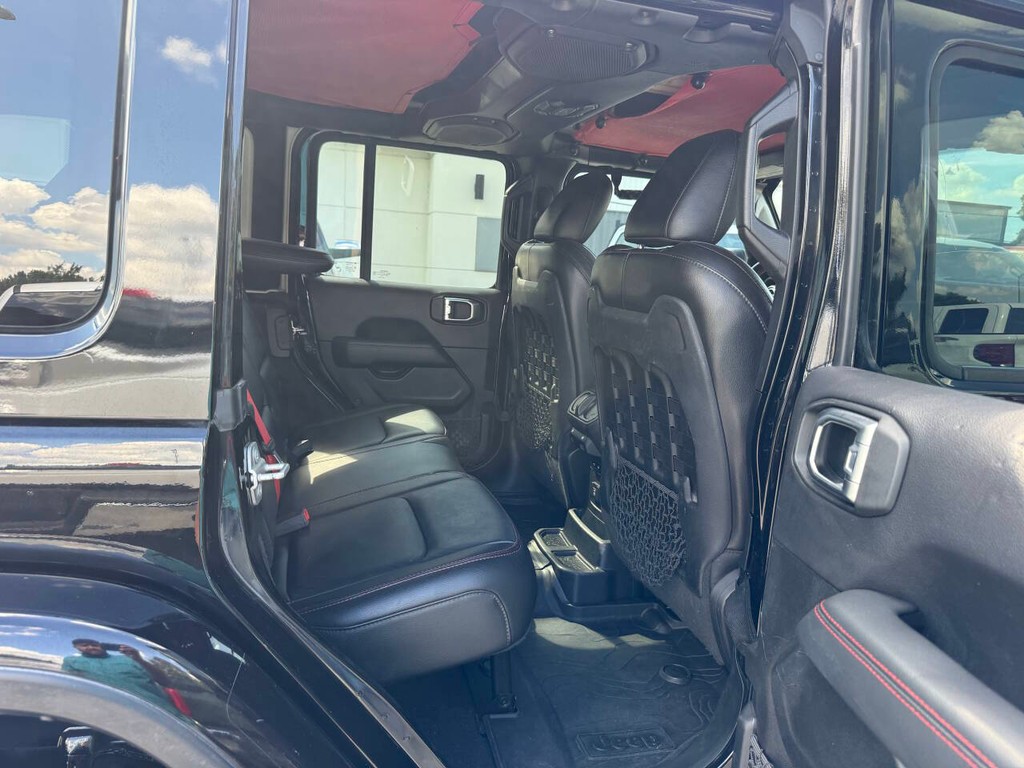 Jeep Wrangler Unlimited Vehicle Full-screen Gallery Image 15