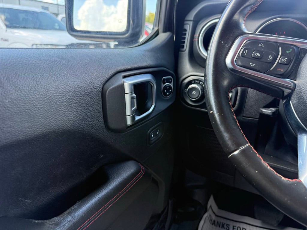 Jeep Wrangler Unlimited Vehicle Full-screen Gallery Image 30