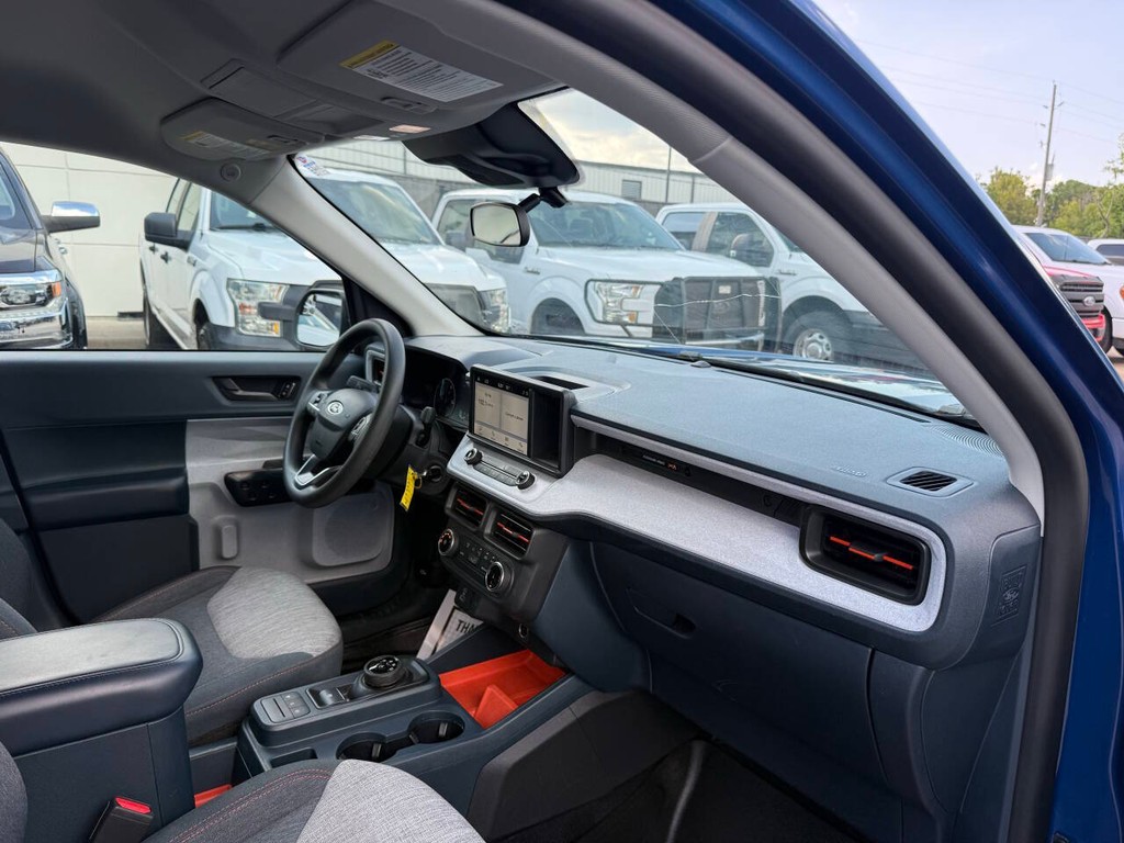 Ford Maverick Vehicle Full-screen Gallery Image 09