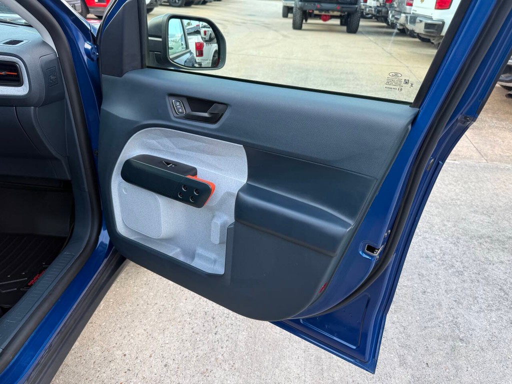 Ford Maverick Vehicle Full-screen Gallery Image 11