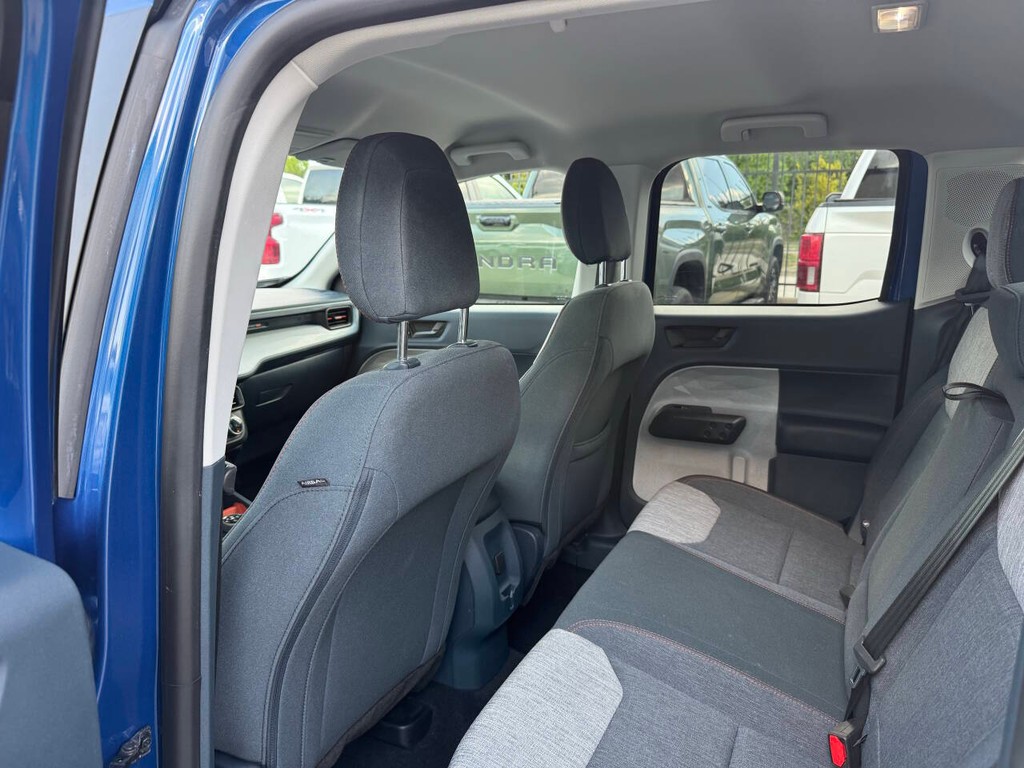 Ford Maverick Vehicle Full-screen Gallery Image 12