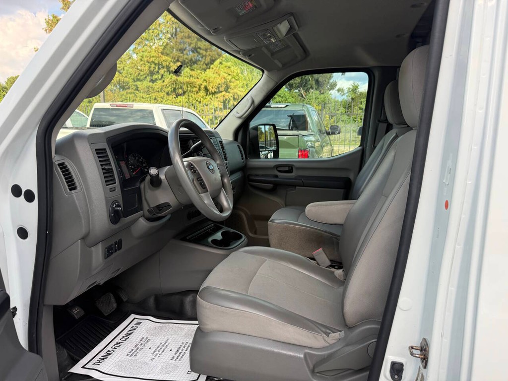 Nissan NV Cargo Vehicle Full-screen Gallery Image 06