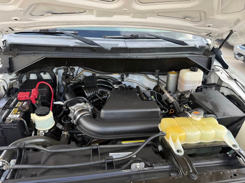 Nissan NV Cargo Vehicle Full-screen Gallery Image 26