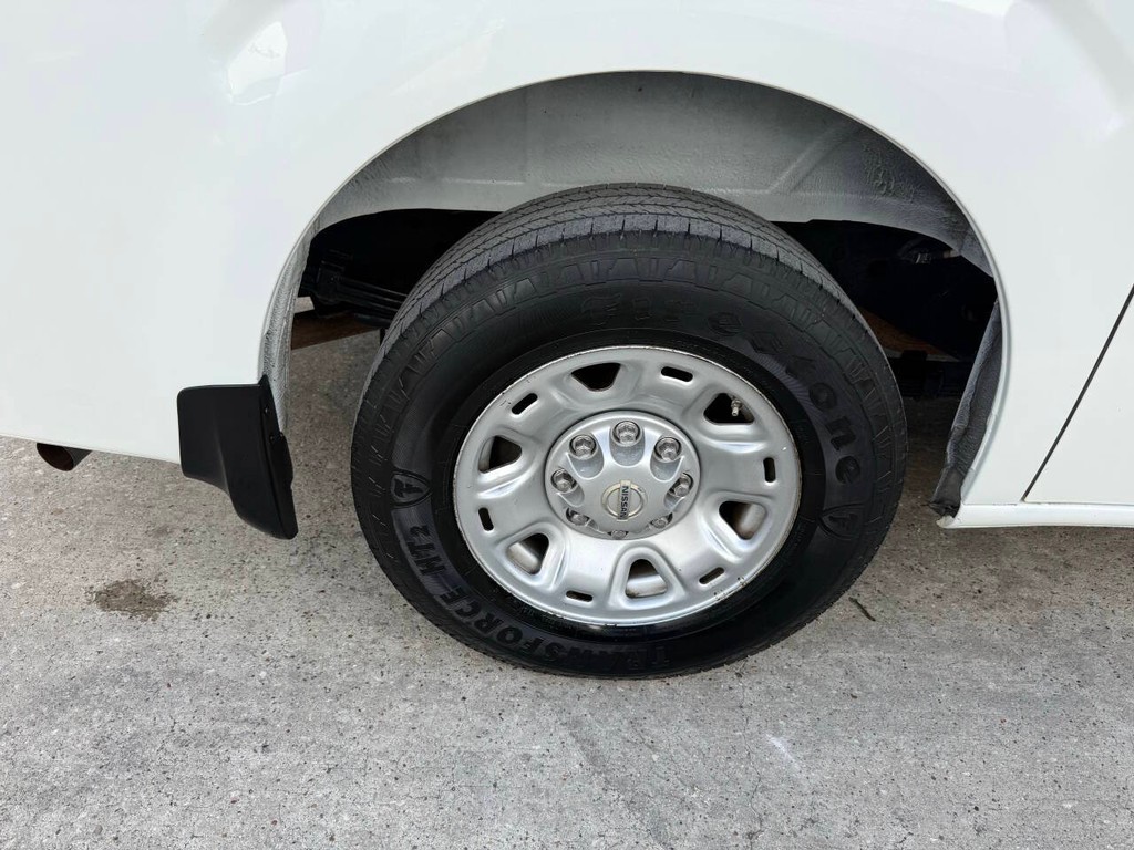 Nissan NV Cargo Vehicle Full-screen Gallery Image 27
