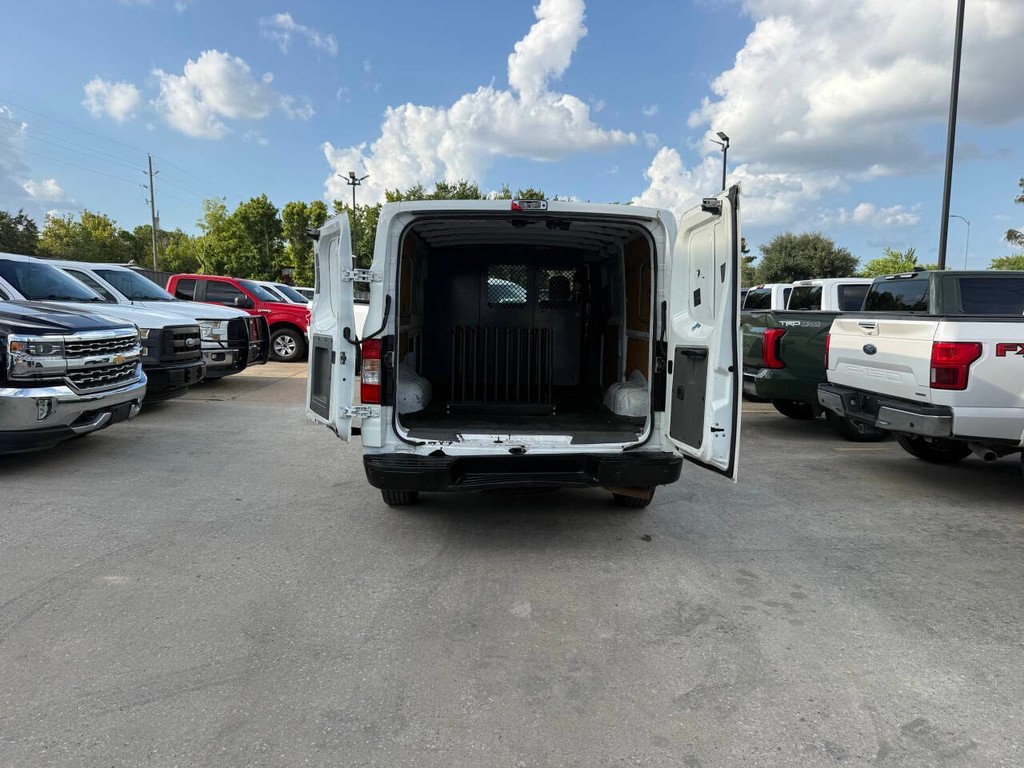 Nissan NV Cargo Vehicle Full-screen Gallery Image 28