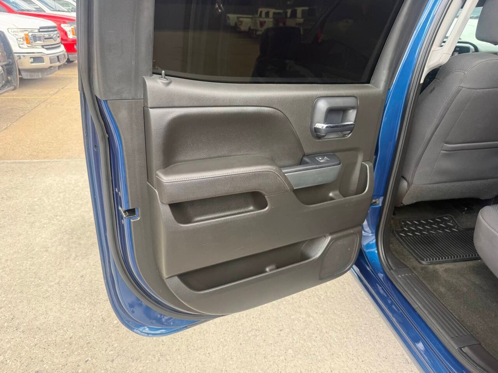 Chevrolet Silverado 1500 Vehicle Full-screen Gallery Image 14