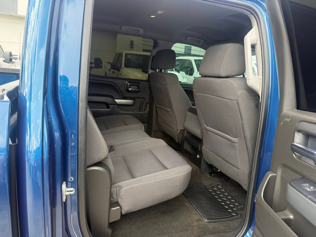 Chevrolet Silverado 1500 Vehicle Full-screen Gallery Image 15