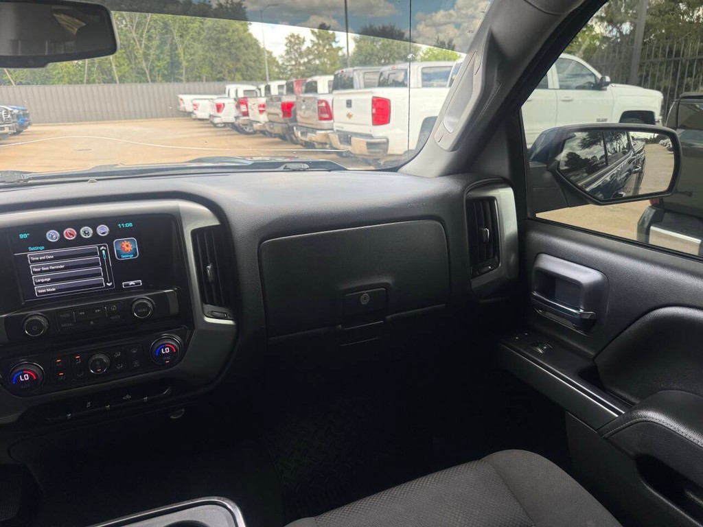 Chevrolet Silverado 1500 Vehicle Full-screen Gallery Image 20