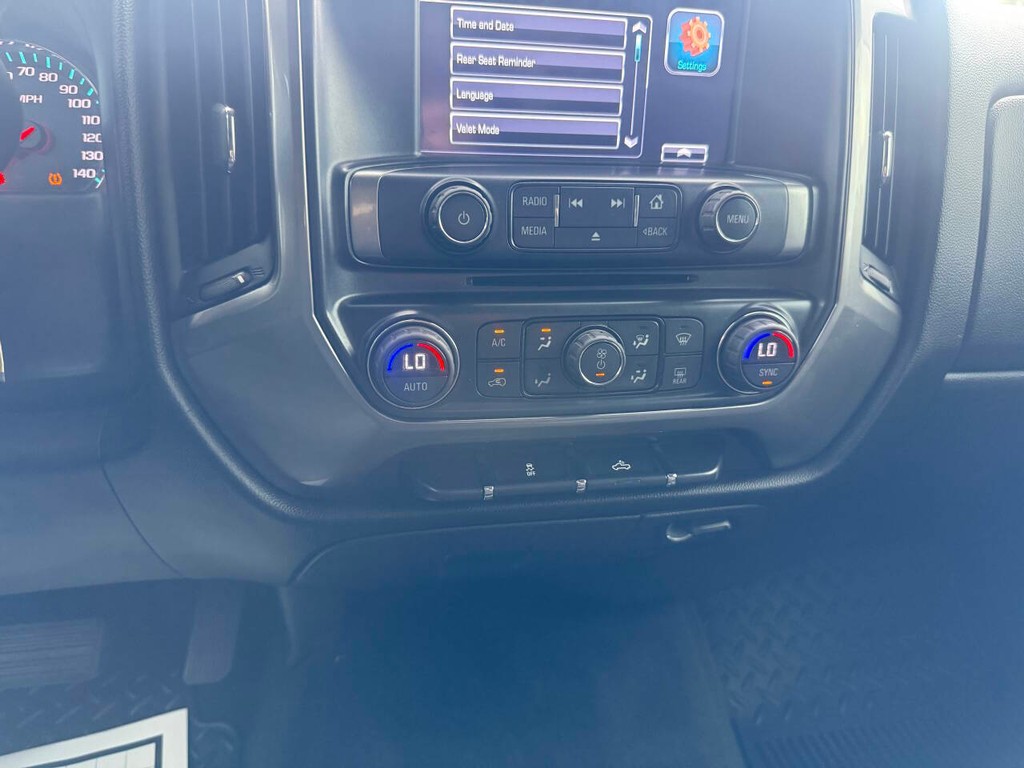 Chevrolet Silverado 1500 Vehicle Full-screen Gallery Image 28