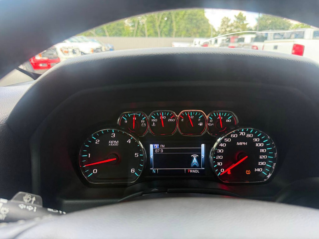 Chevrolet Silverado 1500 Vehicle Full-screen Gallery Image 31