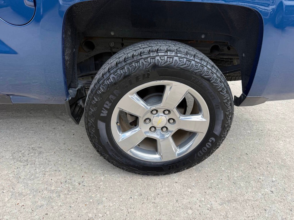 Chevrolet Silverado 1500 Vehicle Full-screen Gallery Image 36