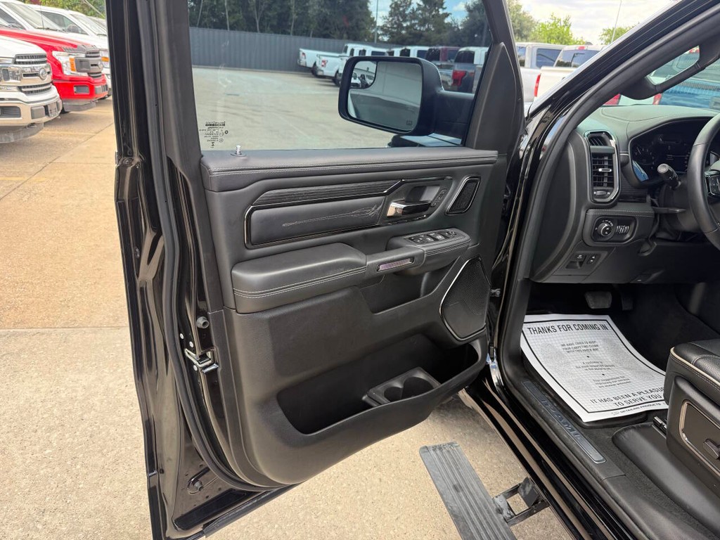Ram 1500 Vehicle Full-screen Gallery Image 08