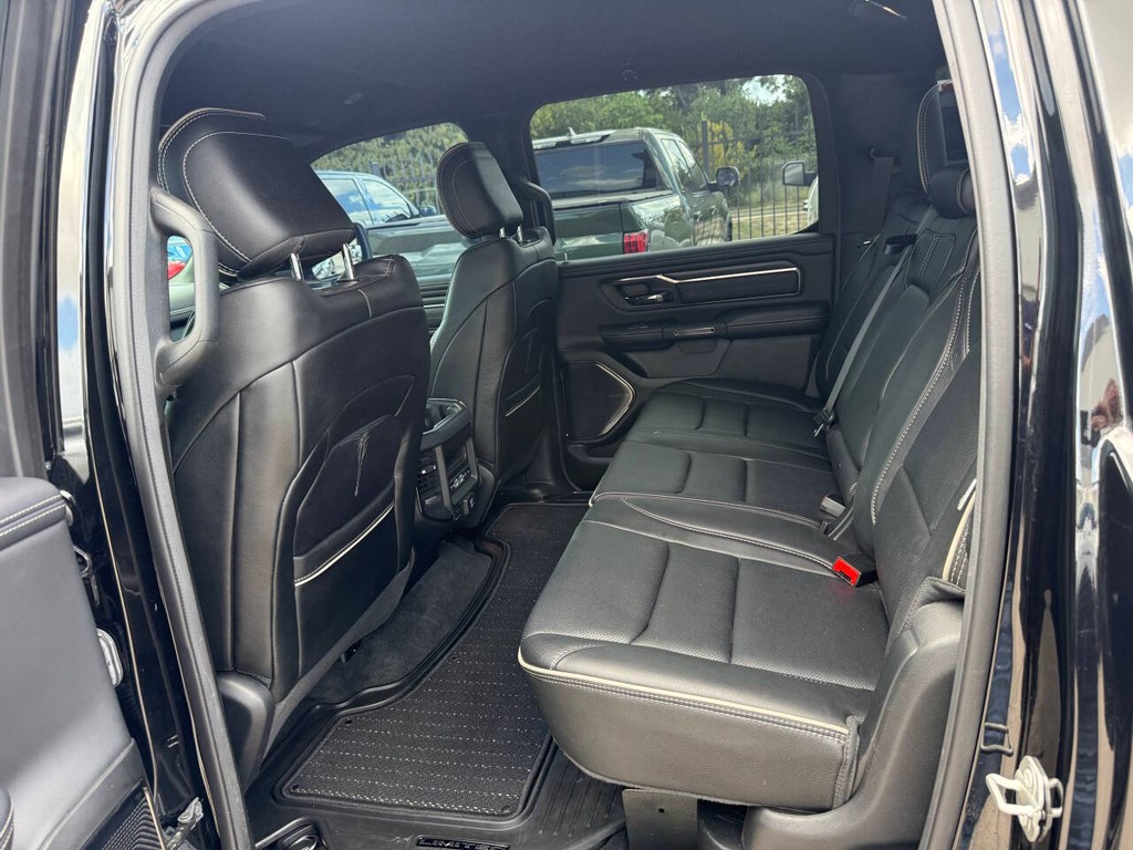 Ram 1500 Vehicle Full-screen Gallery Image 13