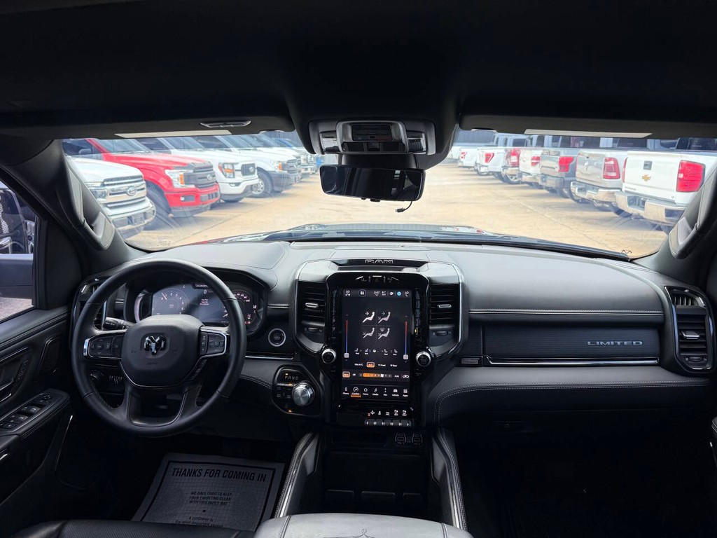 Ram 1500 Vehicle Full-screen Gallery Image 17