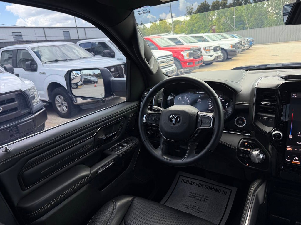 Ram 1500 Vehicle Full-screen Gallery Image 19
