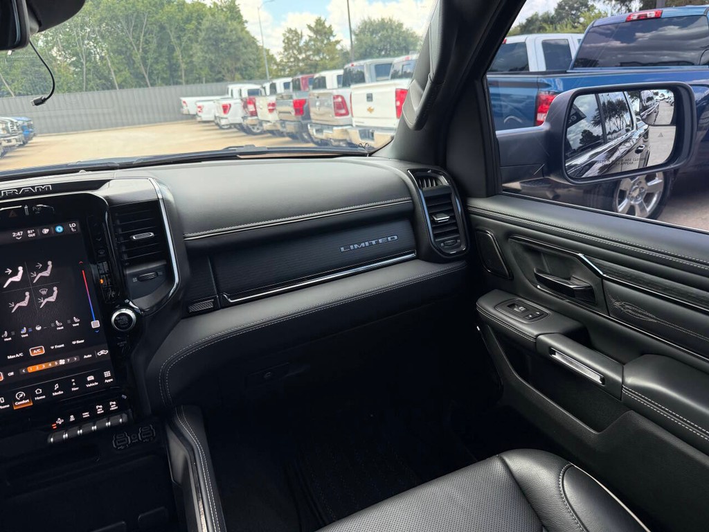 Ram 1500 Vehicle Full-screen Gallery Image 20