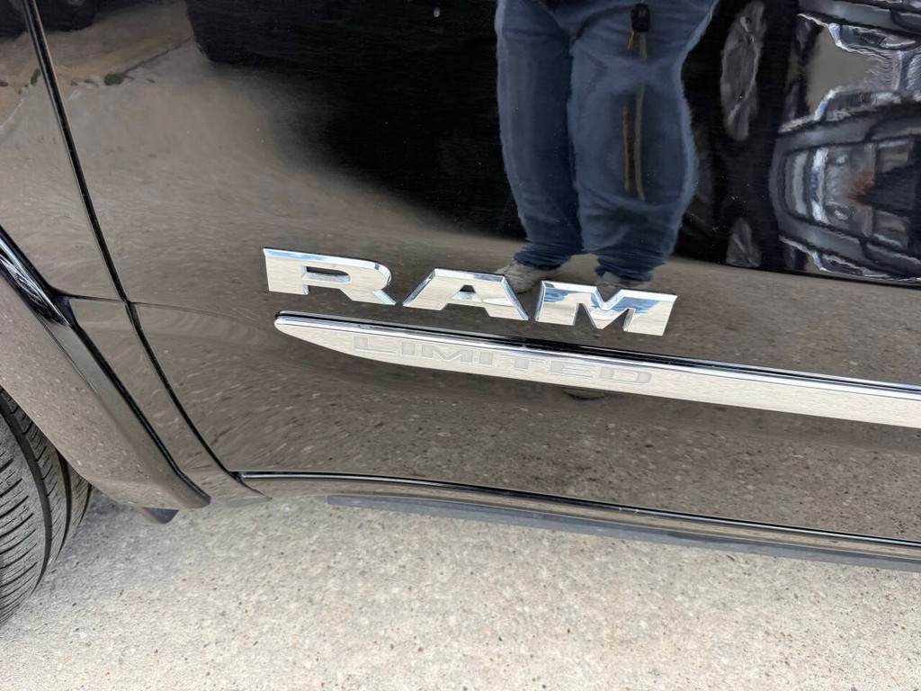 Ram 1500 Vehicle Full-screen Gallery Image 36