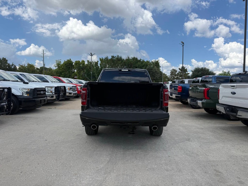 Ram 1500 Vehicle Full-screen Gallery Image 38