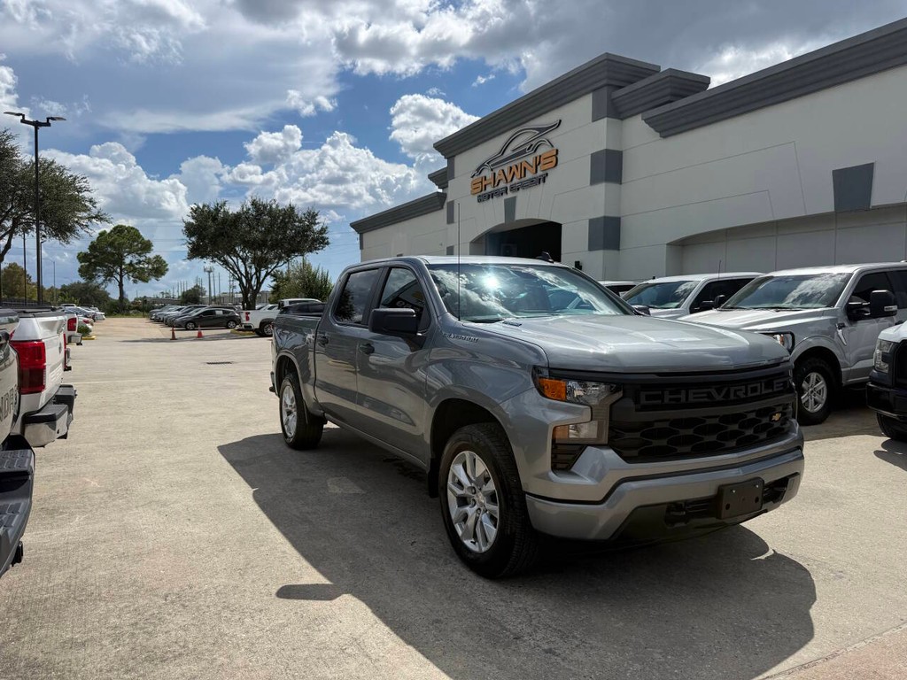 Chevrolet Silverado 1500 Vehicle Full-screen Gallery Image 02