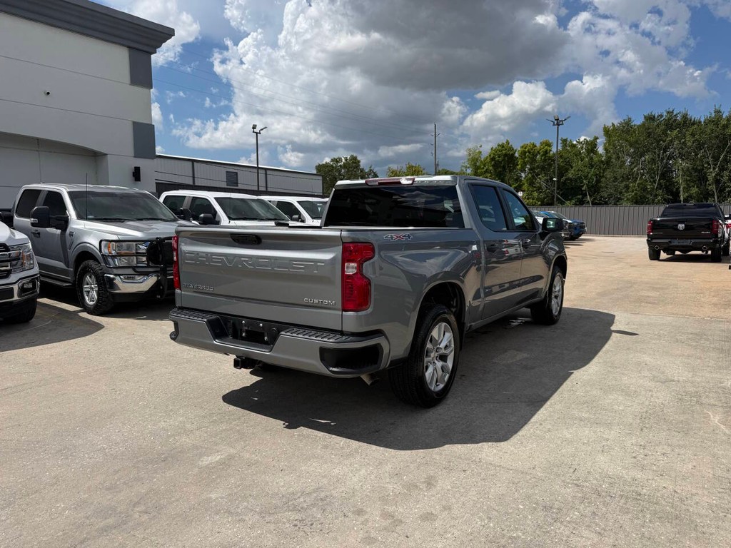 Chevrolet Silverado 1500 Vehicle Full-screen Gallery Image 05