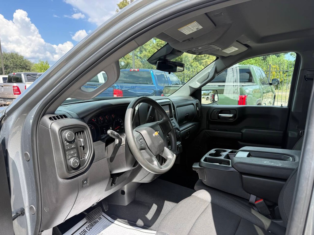 Chevrolet Silverado 1500 Vehicle Full-screen Gallery Image 07