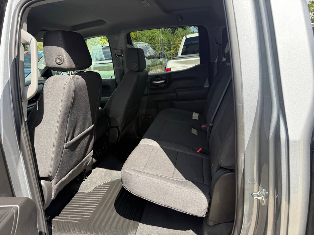 Chevrolet Silverado 1500 Vehicle Full-screen Gallery Image 11