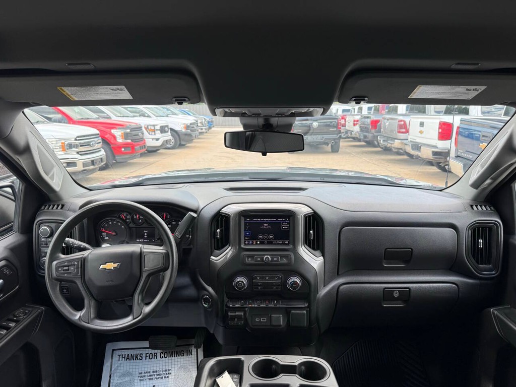 Chevrolet Silverado 1500 Vehicle Full-screen Gallery Image 13
