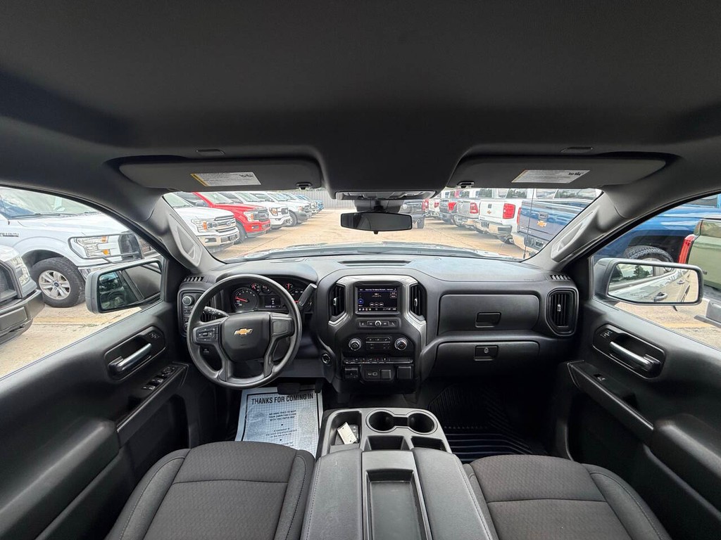 Chevrolet Silverado 1500 Vehicle Full-screen Gallery Image 15