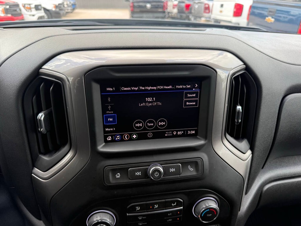 Chevrolet Silverado 1500 Vehicle Full-screen Gallery Image 22