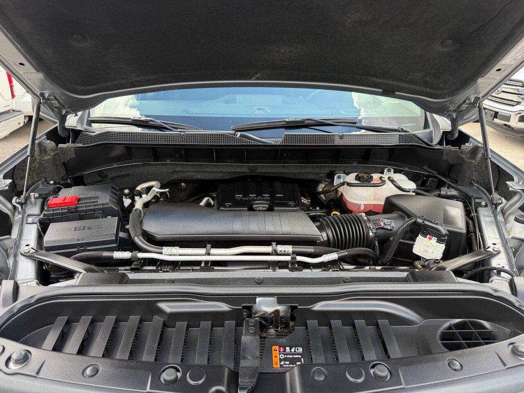 Chevrolet Silverado 1500 Vehicle Full-screen Gallery Image 32