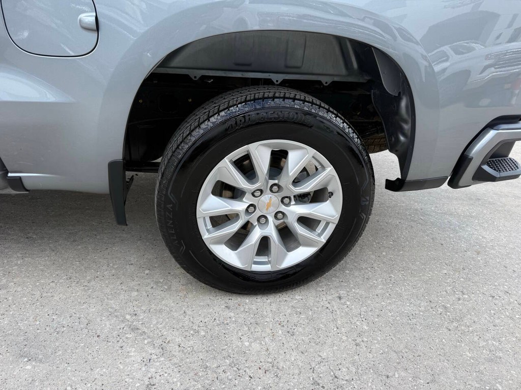 Chevrolet Silverado 1500 Vehicle Full-screen Gallery Image 33
