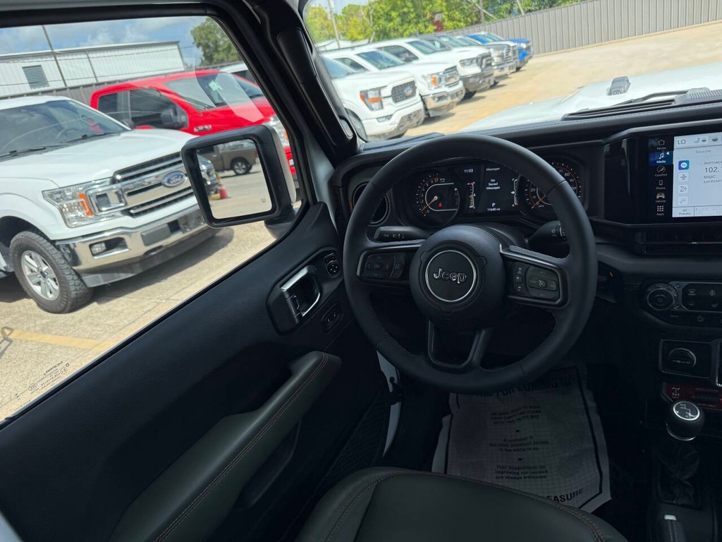 Jeep Gladiator Vehicle Full-screen Gallery Image 20