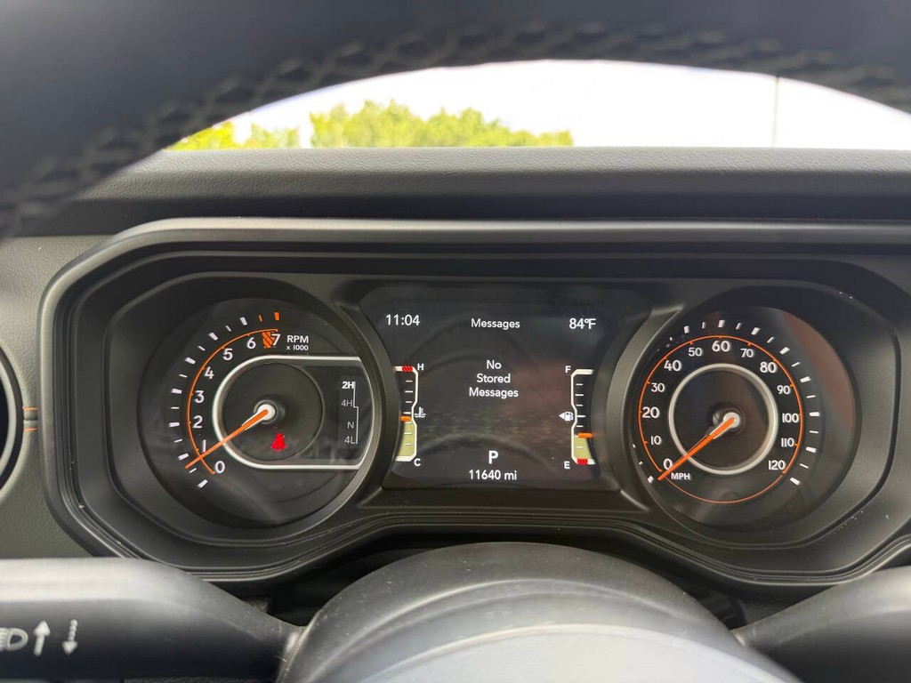 Jeep Gladiator Vehicle Full-screen Gallery Image 32