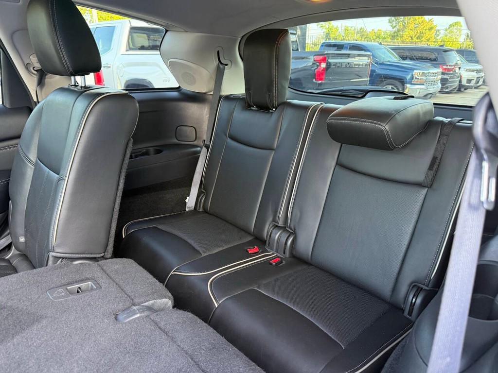 INFINITI QX60 Vehicle Full-screen Gallery Image 14