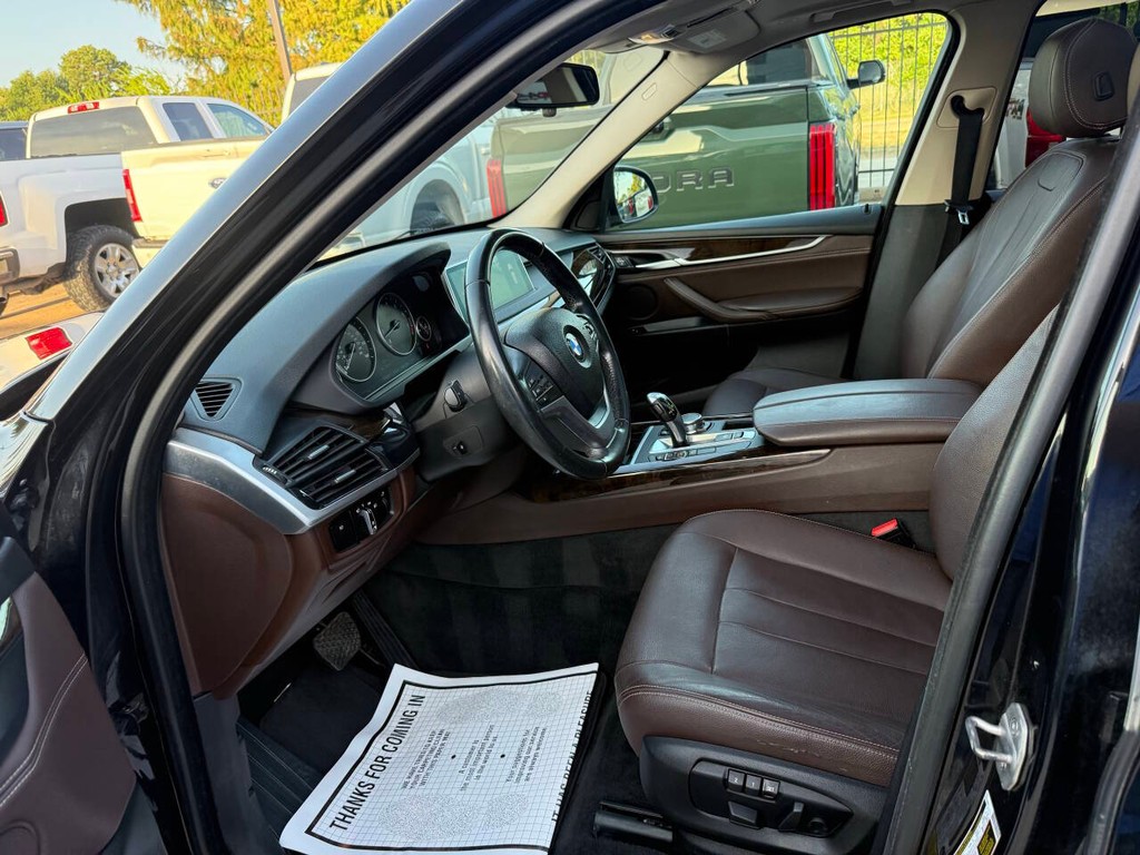 BMW X5 Vehicle Full-screen Gallery Image 07