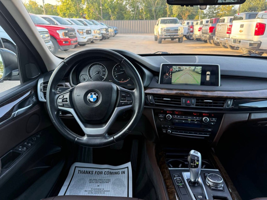 BMW X5 Vehicle Full-screen Gallery Image 21