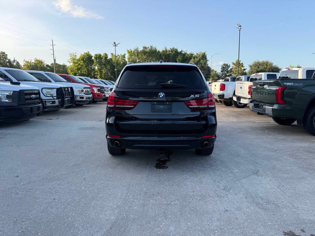 BMW X5 Vehicle Full-screen Gallery Image 37