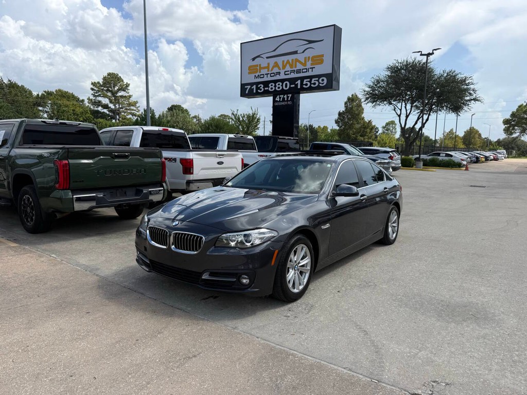 BMW 5 Series Vehicle Full-screen Gallery Image 42
