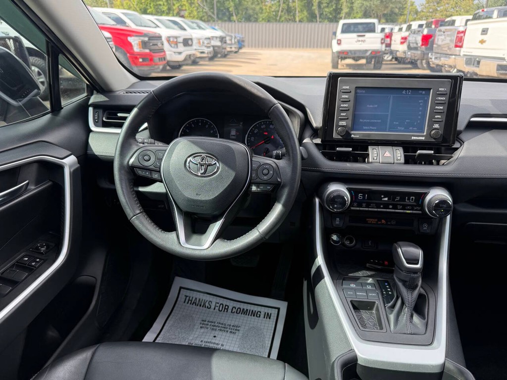 Toyota RAV4 Vehicle Full-screen Gallery Image 21
