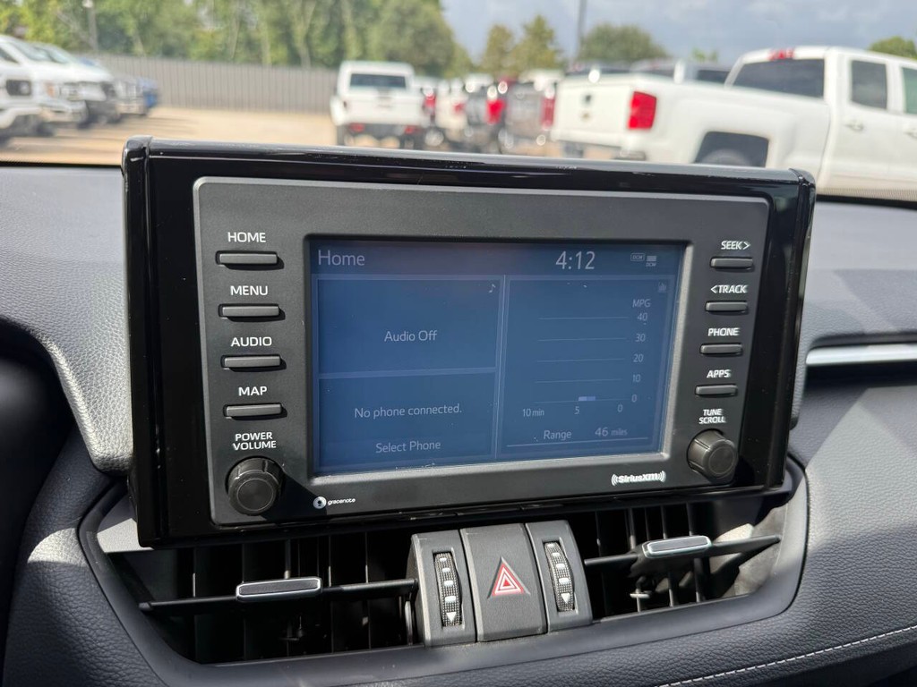 Toyota RAV4 Vehicle Full-screen Gallery Image 25