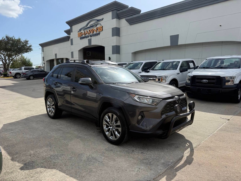 Toyota RAV4 Vehicle Full-screen Gallery Image 42