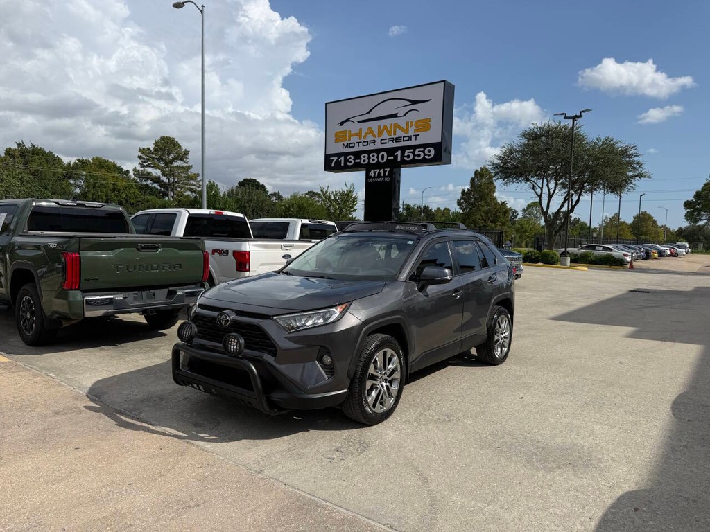 Toyota RAV4 Vehicle Full-screen Gallery Image 43