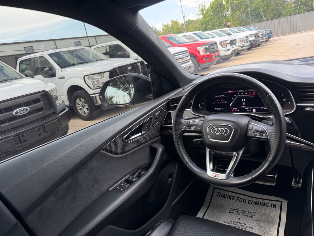 Audi SQ8 Vehicle Full-screen Gallery Image 19